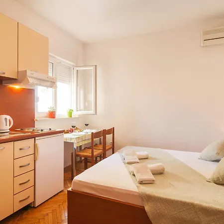 Apartman 5 Podstrana